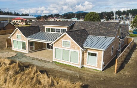 Gallery_0000s_0007_2217_skyline_way-55 Modern coastal house with large front windows