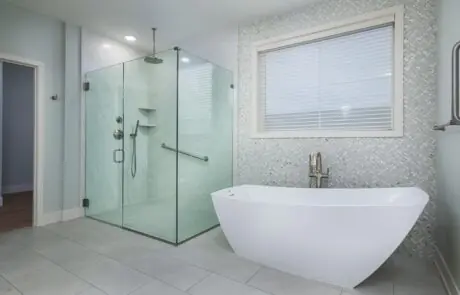 Gallery_0000s_0039_Inspire Homes – Anacortes – Fidalgo Villas – Custom Home – Bathroom - Inspire Homes Modern bathroom with glass shower and bathtub